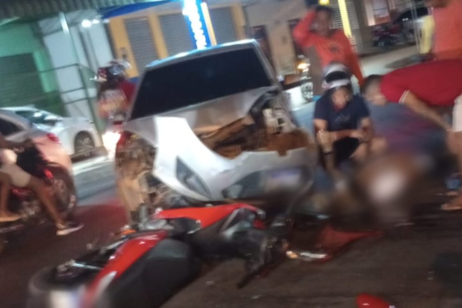 Motociclista colide de frente contra carro em Marabá