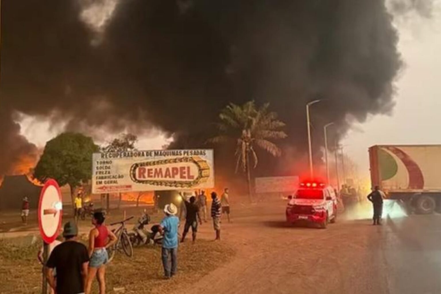 Incêndio destrói loja de lubrificantes em Novo Progresso