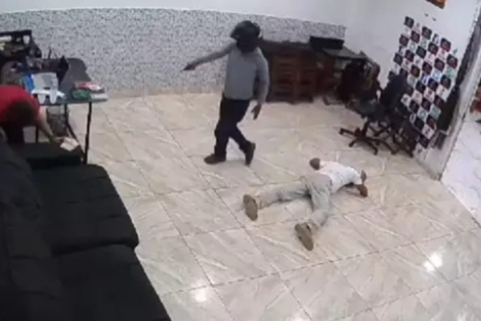 Homens armados invadem hamburgueria e assaltam clientes no Pará