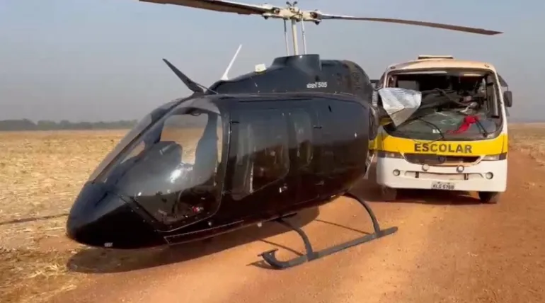 Ônibus escolar que voltava de comício político colide com helicóptero no Pará