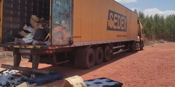 Homens armados roubam carga de carro dos Correios em Paragominas