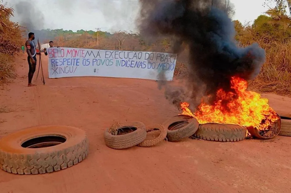 Indígenas bloqueiam BR-230 no sudoeste do Pará