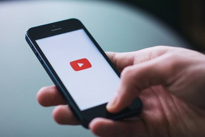 TSE proíbe contratação de influencers para divulgação de campanhas nas eleições