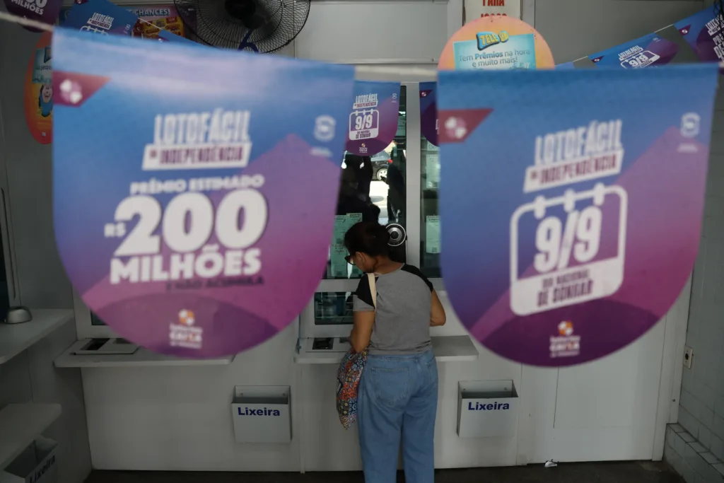 Saiba quem são os ganhadores dos R$ 206 milhões da Lotofácil Independência