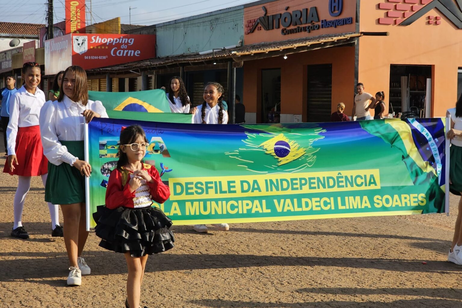 Escola de Cajazeiras realiza desfile em comemoração à Semana da Pátria em Itupiranga