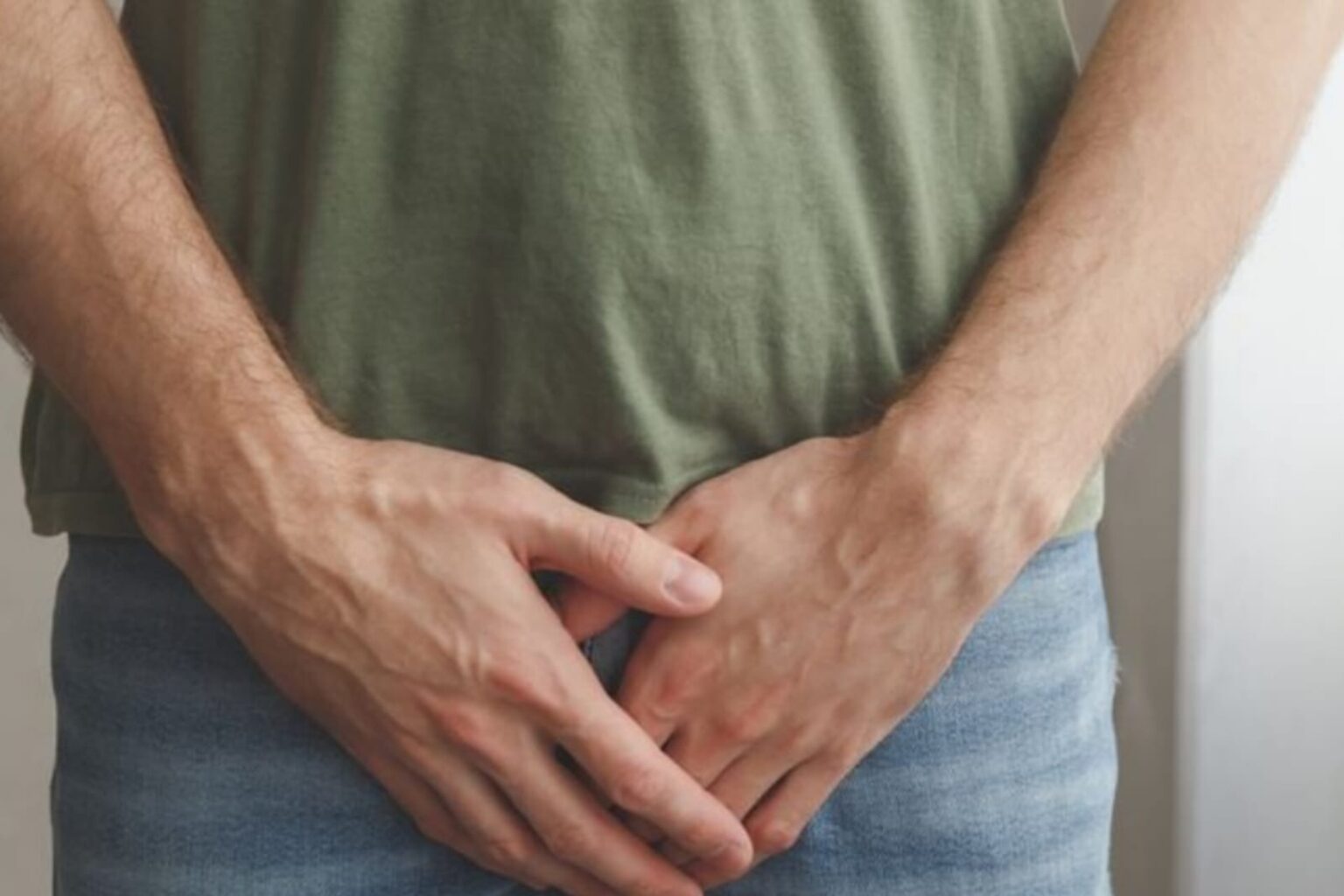 Homem tem pênis amputado após consumir bebida alcóolica em excesso