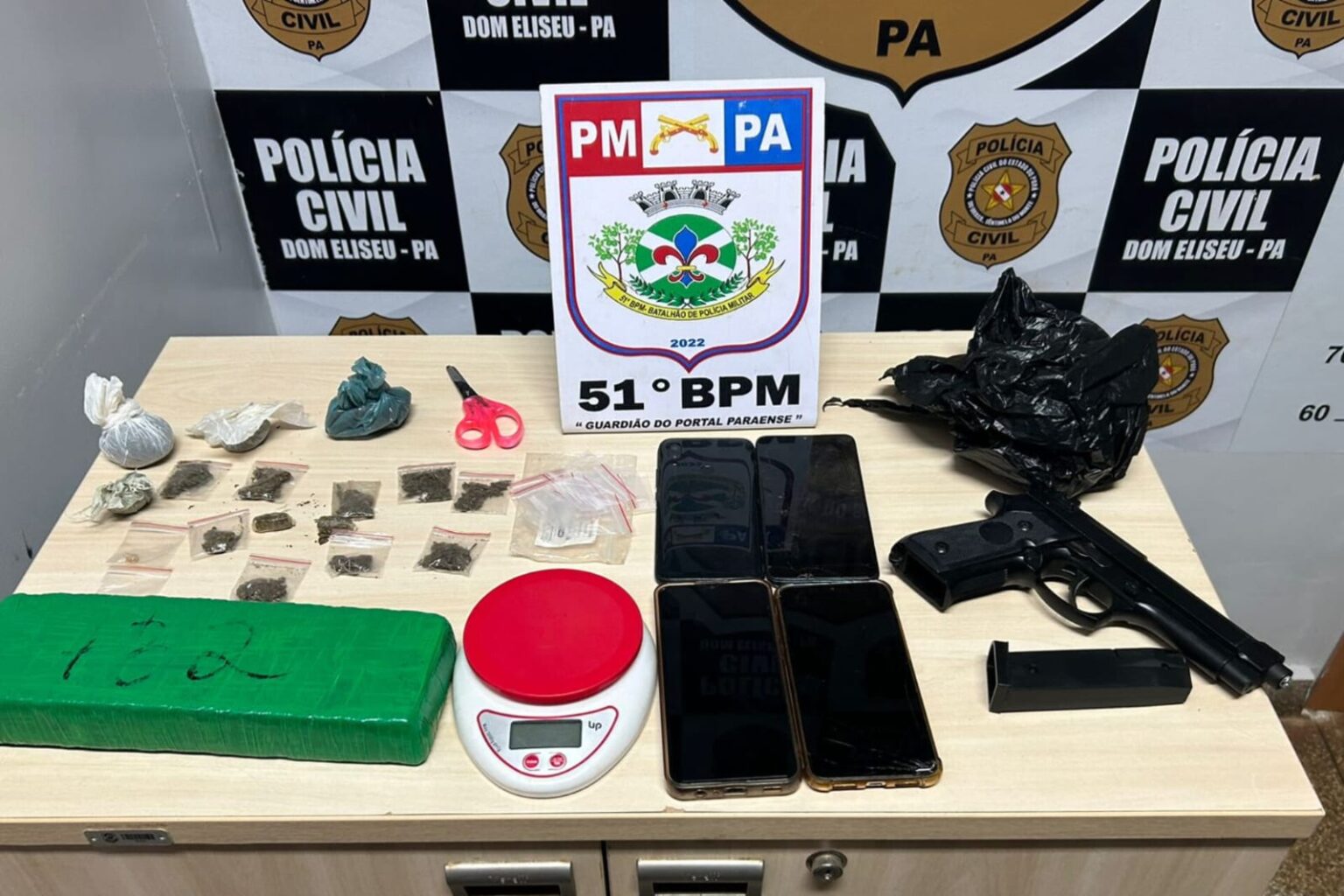 PM prende homem e apreende adolescente com drogas em Dom Eliseu