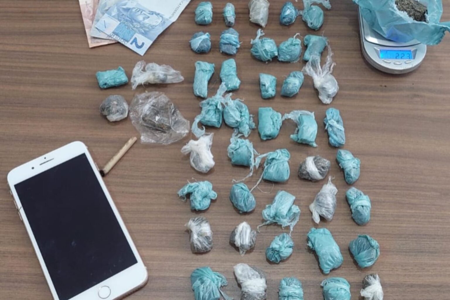 Homem é preso com papelotes de maconha e cocaína em Marabá