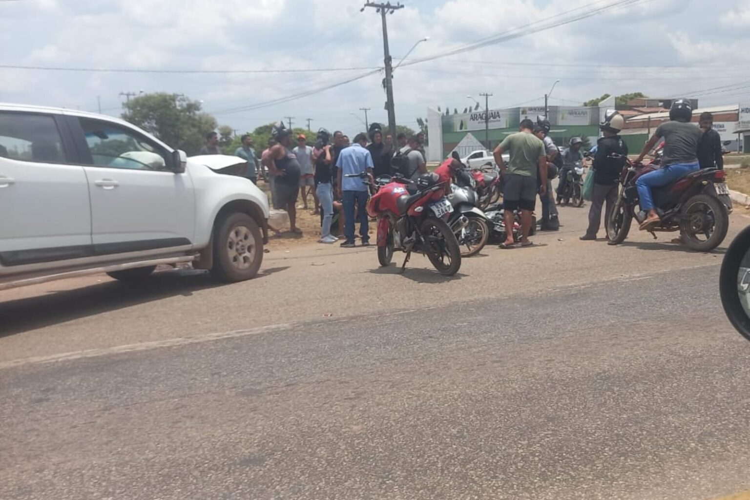 Motociclista colide contra carro em Marabá