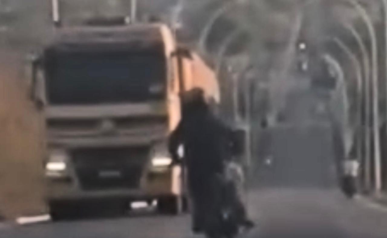 VÍDEO: Motociclista anda em zigue-zague e escapa da morte por um triz em Curionópolis