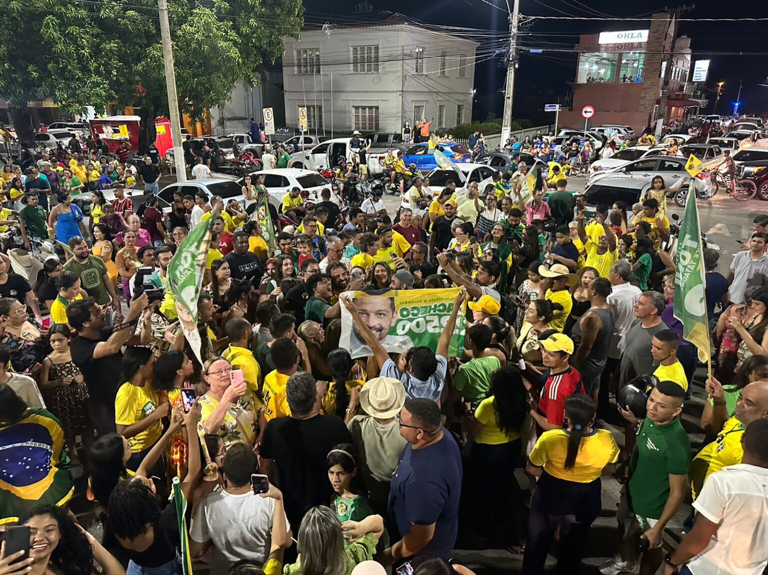 Milhares de apoiadores comemoram vitória esmagadora de Toni Cunha com carreata pelas ruas de Marabá