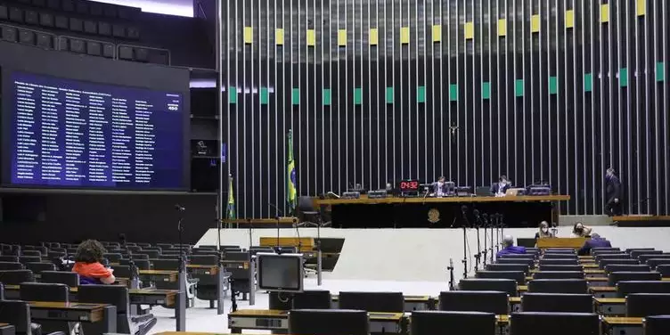 Dois deputados do Pará se elegeram para prefeito e deixarão mandatos