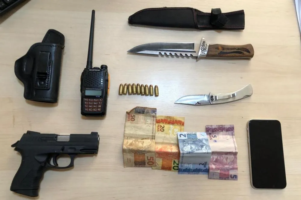 Candidato a vereador é preso com arma e rádio comunicador em Rurópolis