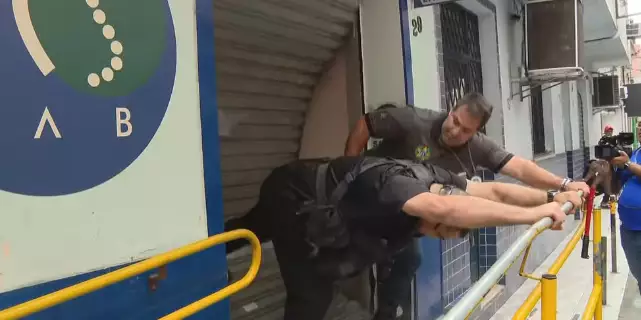 Polícia prende suspeitos em laboratório após transplante de órgãos com HIV