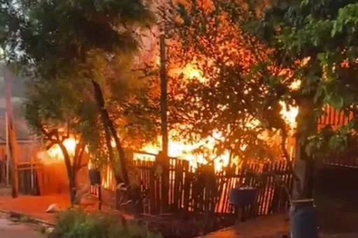 Filho ateia fogo na casa da própria mãe no Pará