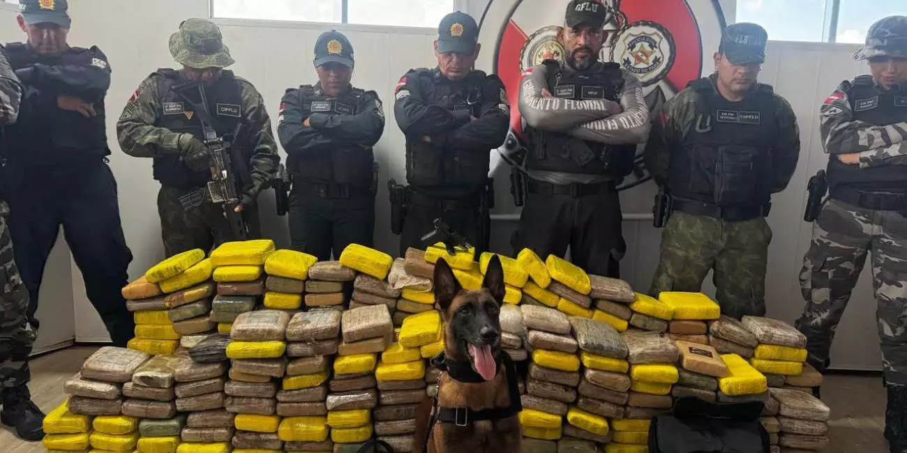 Cerca de 374 kg de maconha e skunk são apreendidos em embarcações no Pará