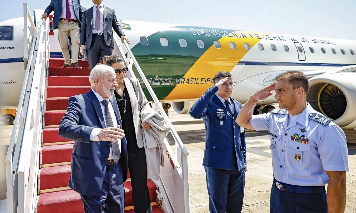 Lula diz que esperou “milagre de Deus” para que avião não caísse no México