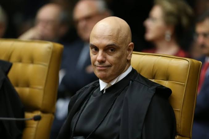 Moraes manda Anatel desbloquear X após empresa cumprir ordens