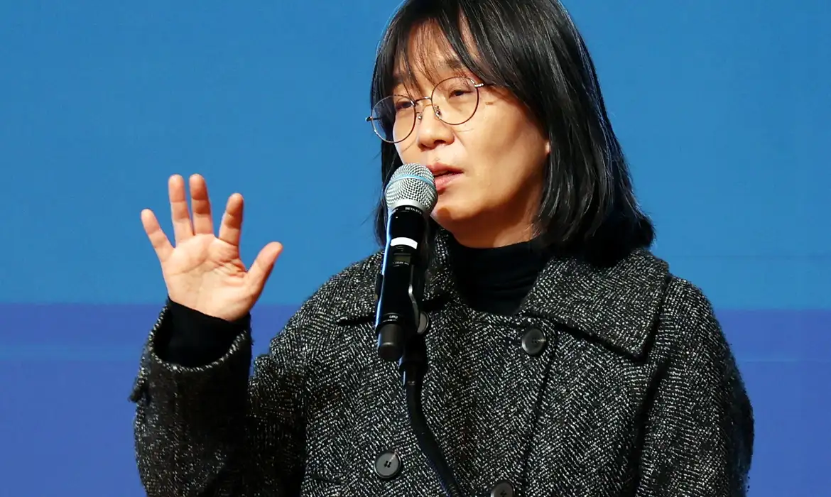 Escritora sul-coreana leva o Prêmio Nobel de Literatura