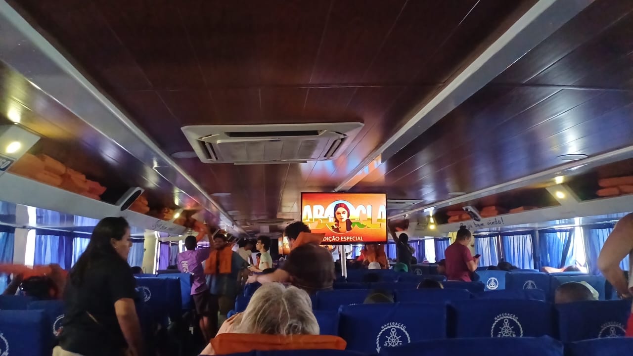 Janela de lancha é arrancada por maresia e passageiros entram em pânico no Pará