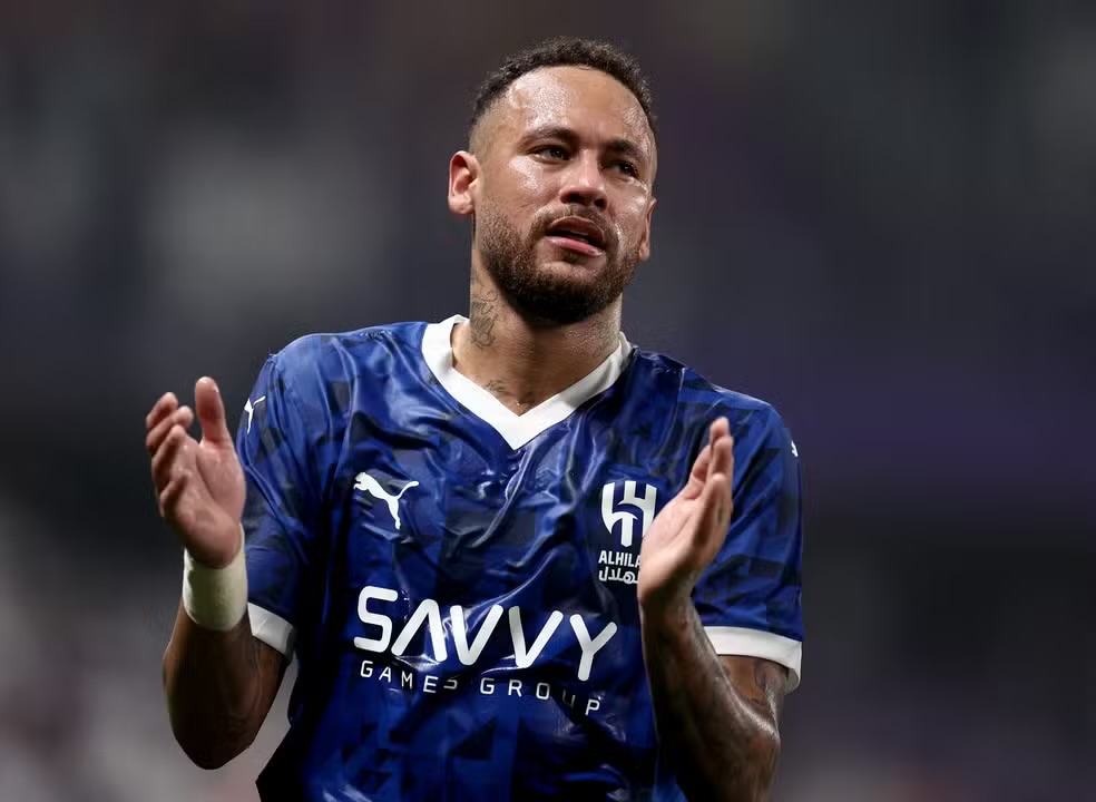 Após um ano parado por lesão, Neymar volta aos gramados com vitória do Al-Hilal