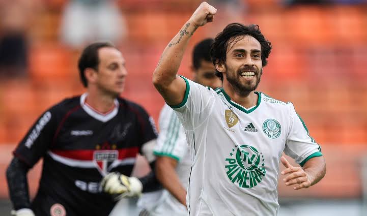 Valdivia, ídolo do Palmeiras, é preso por abuso sexual no Chile