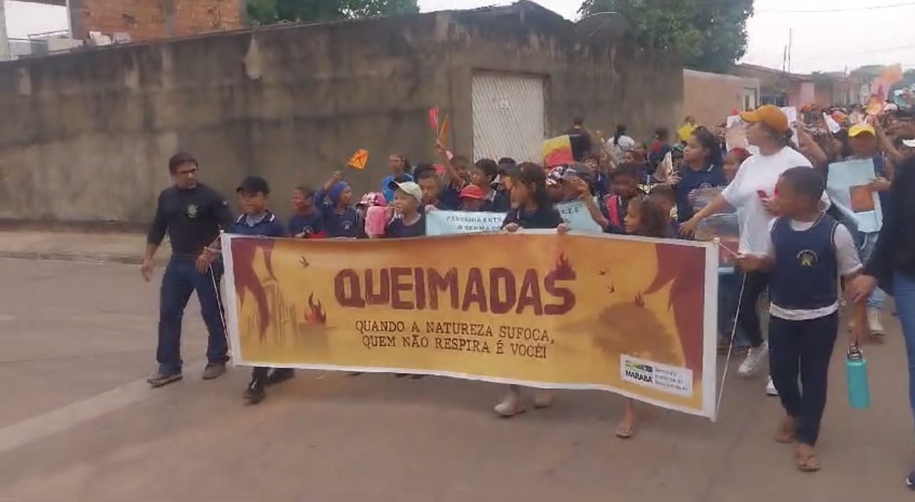 Em Marabá, estudantes marcham para alertar sobre riscos das queimadas