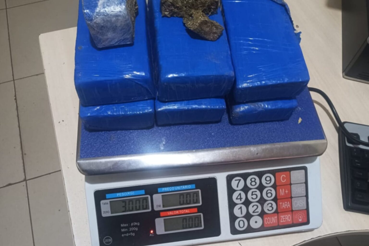 PM prende mulher com 3 kg de drogas em Marabá