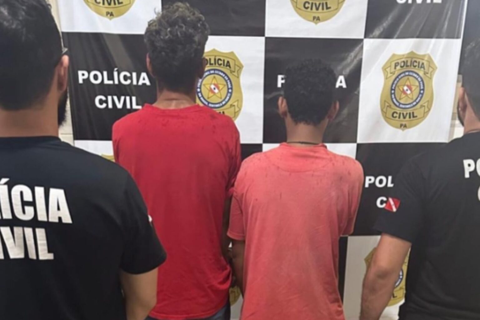 Dupla é flagrada irrigando plantação de maconha em São Félix do Xingu