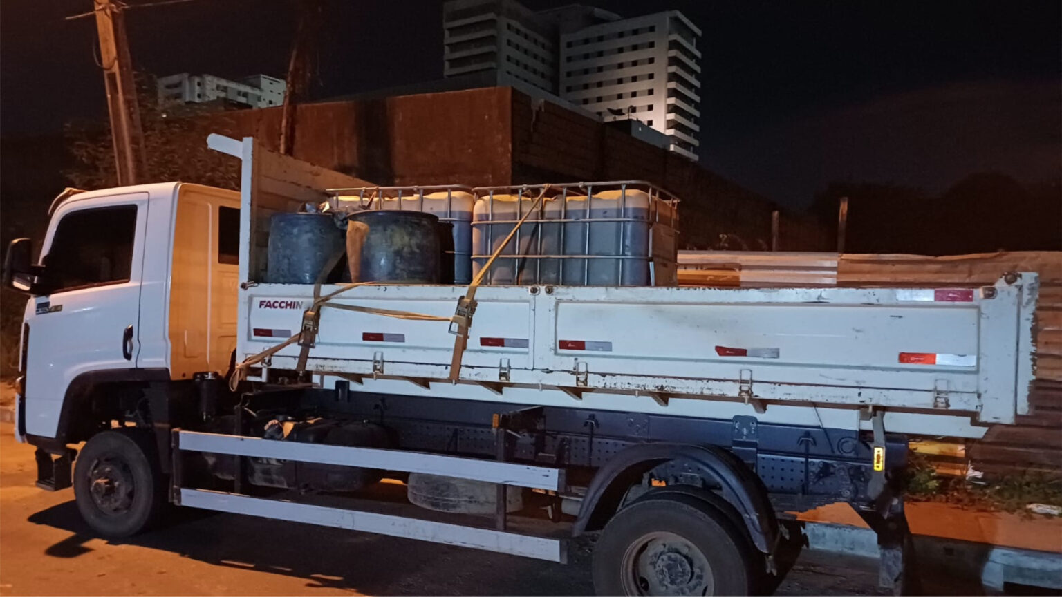 PRF apreende carga irregular de óleo diesel e detém suspeito em Marabá