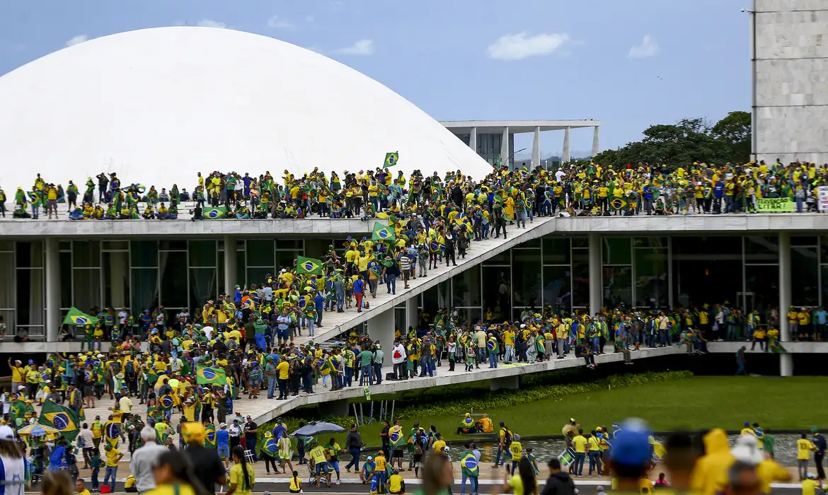 STF já condenou 265 investigados pelo 8 de janeiro