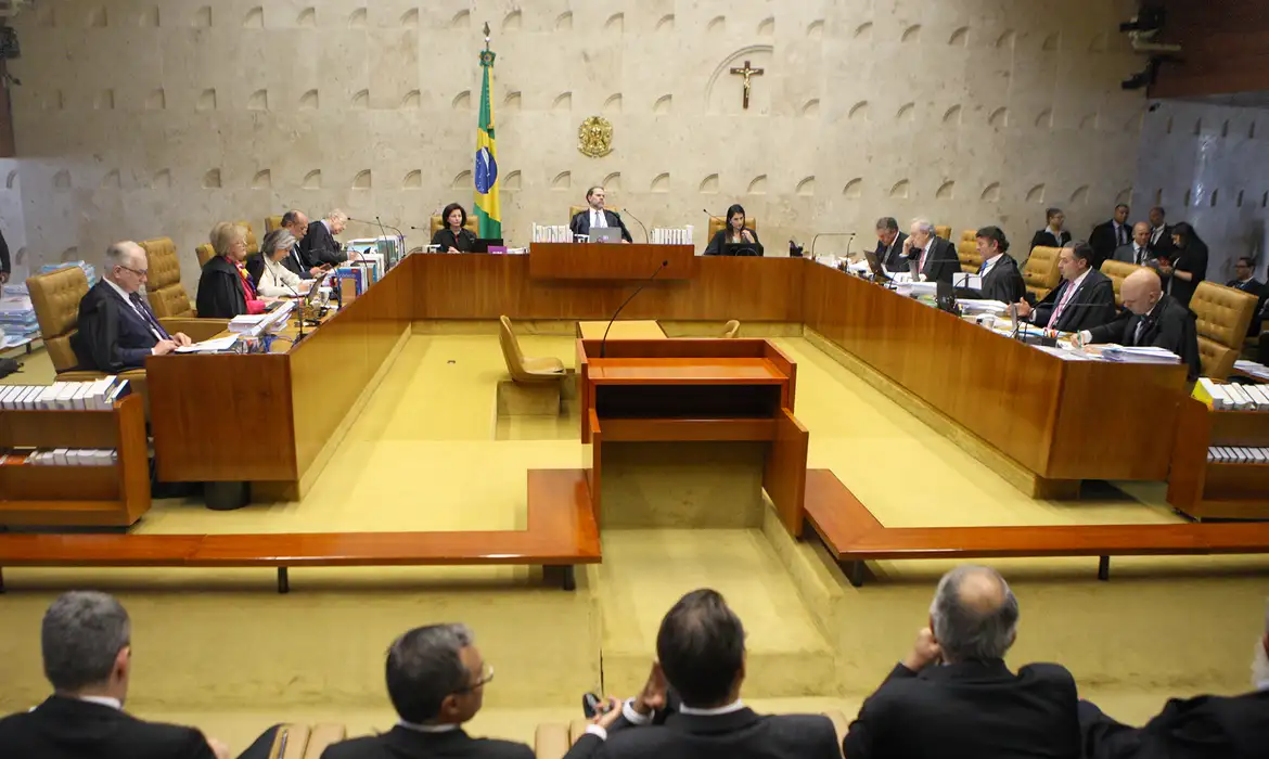 STF forma maioria para manter símbolos religiosos em órgãos públicos