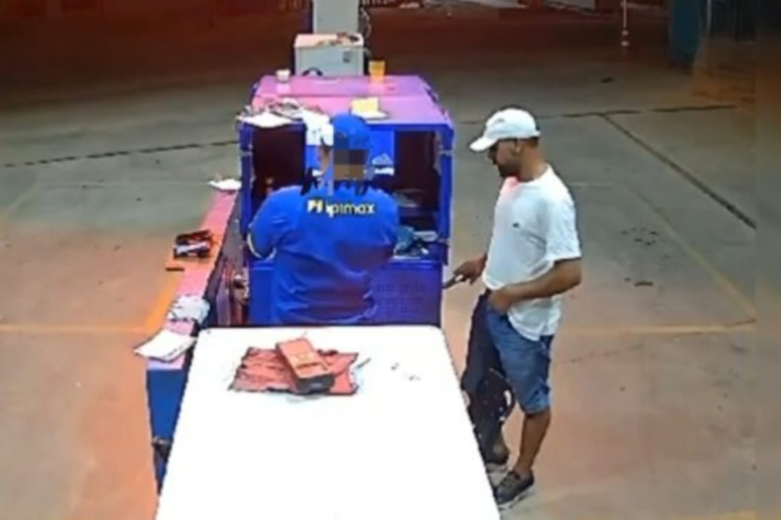 Homem armado assalta posto de combustível e foge a pé em Parauapebas