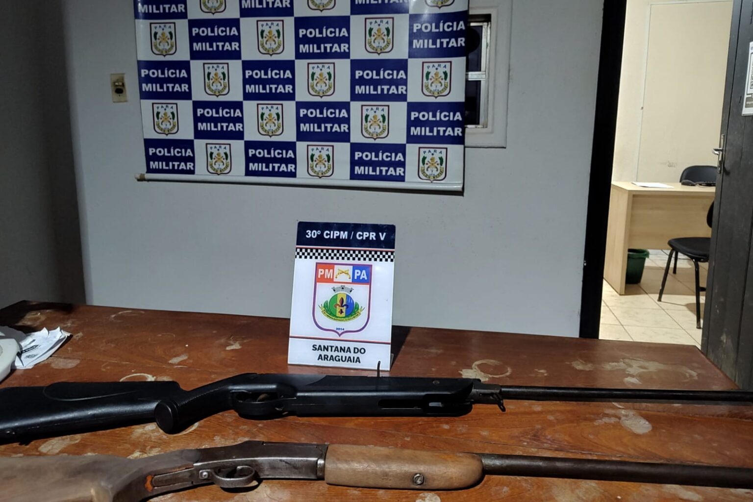 PM prende homem com duas armas de fogo em Santana do Araguaia