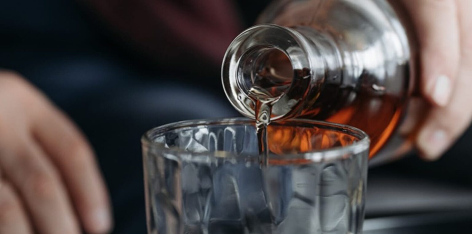 Seis turistas morrem após consumirem bebida alcoólica adulterada