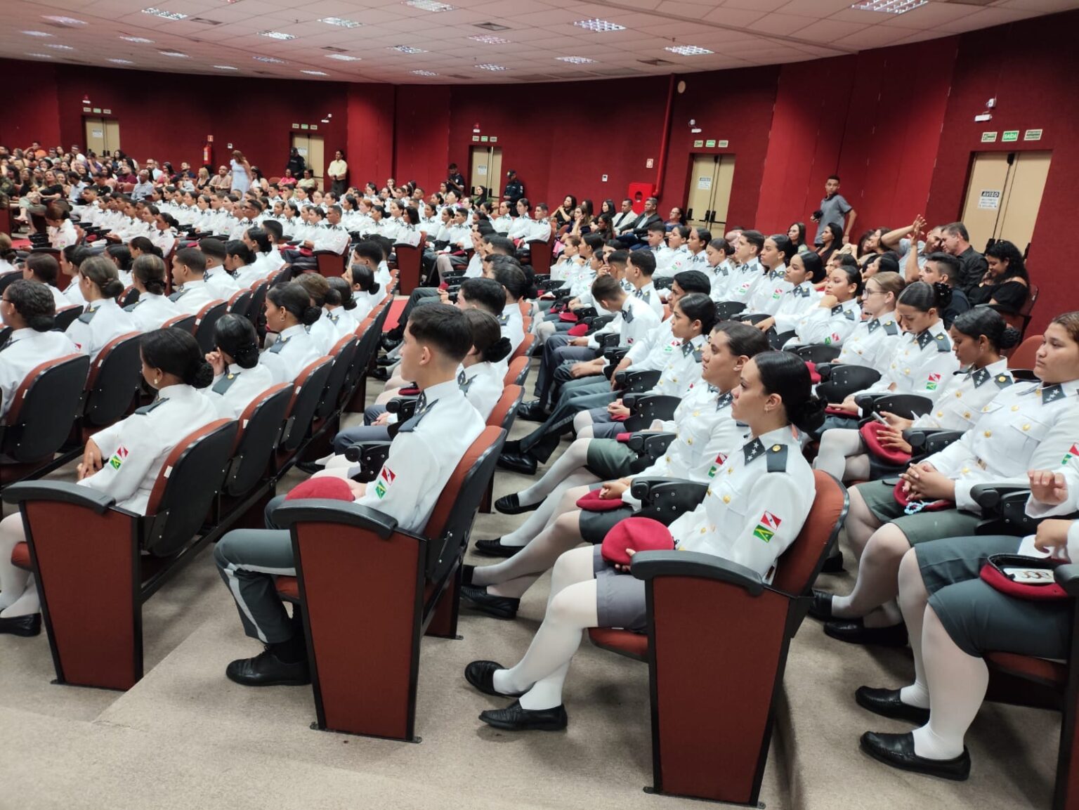Colégio Militar Rio Tocantins forma 137 alunos do ensino médio em Marabá