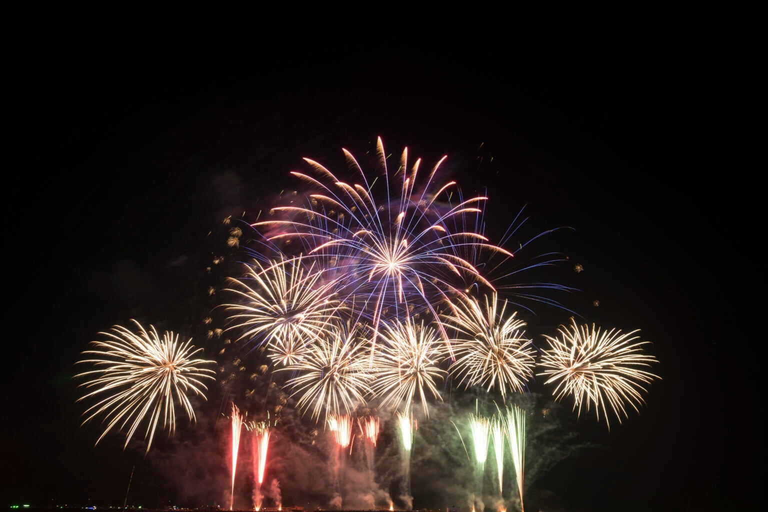 Equatorial Pará orienta sobre os riscos e perigos de soltar fogos de artifício perto da rede elétrica