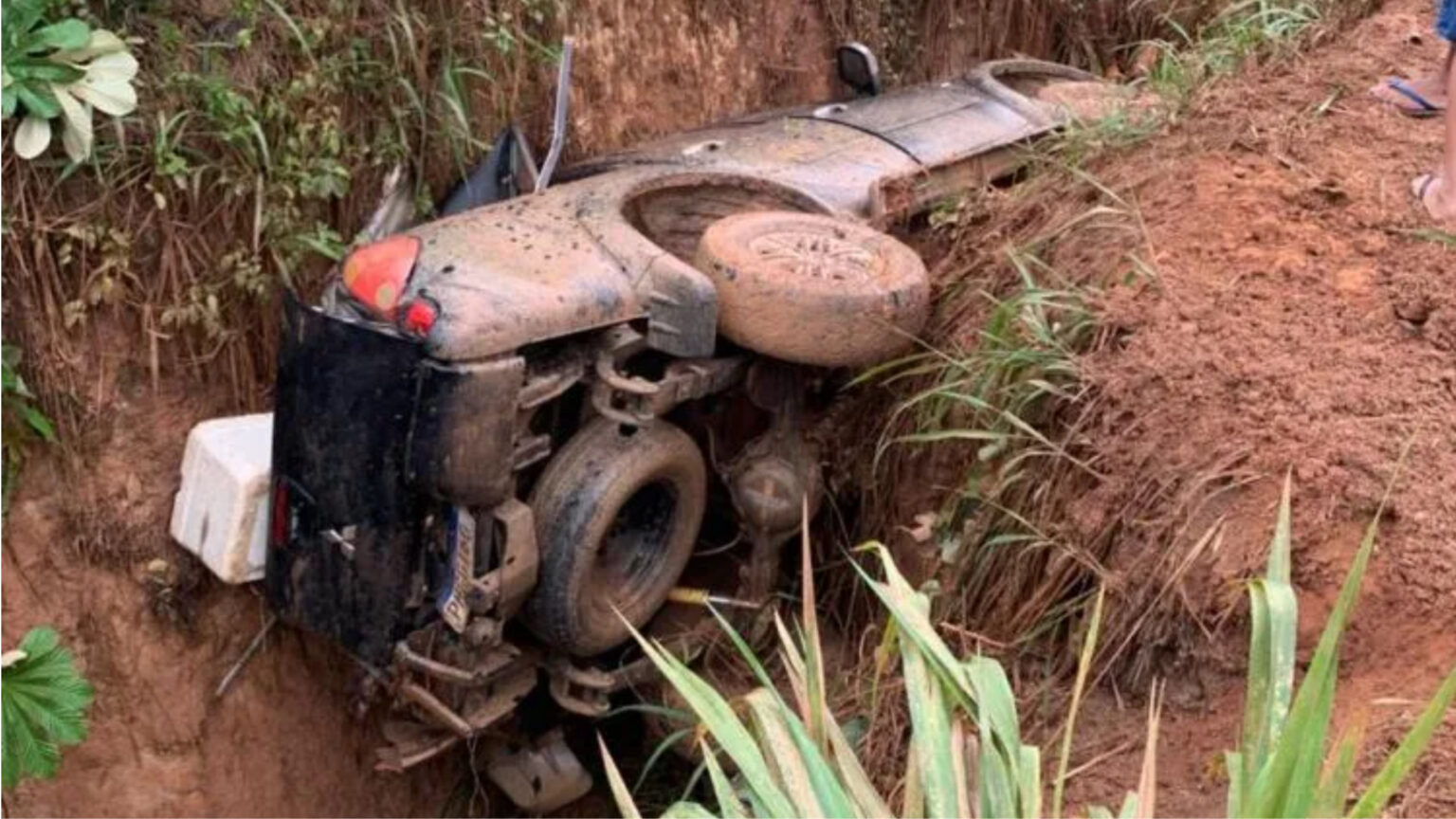 Atoleiros e ladeiras escorregadias causam acidente na BR-230 no Pará