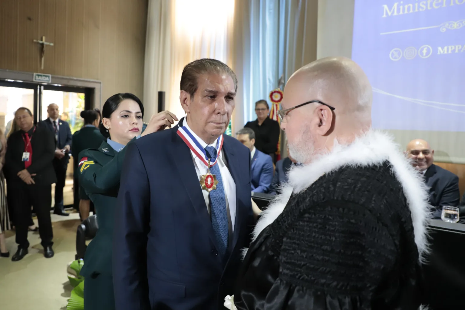 Jader Barbalho recebe homenagem do Ministério Público do Pará
