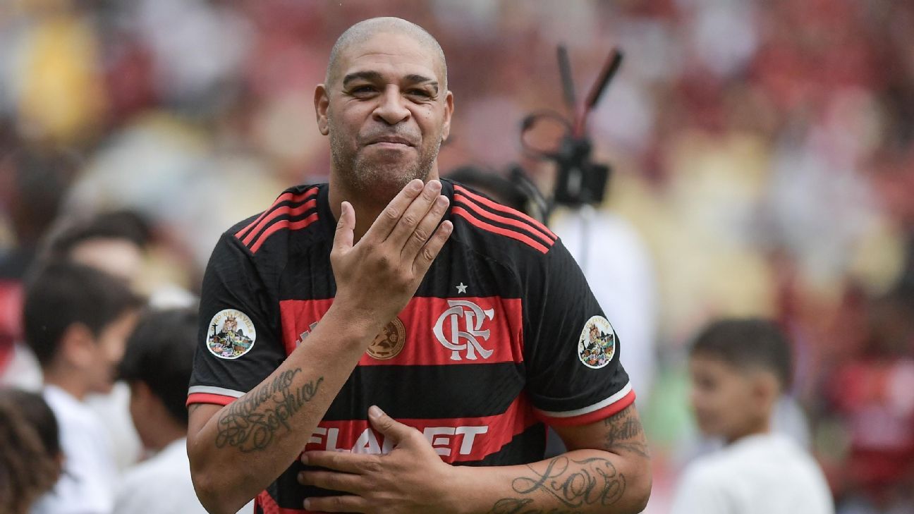 Adriano Imperador se despede oficialmente dos gramados