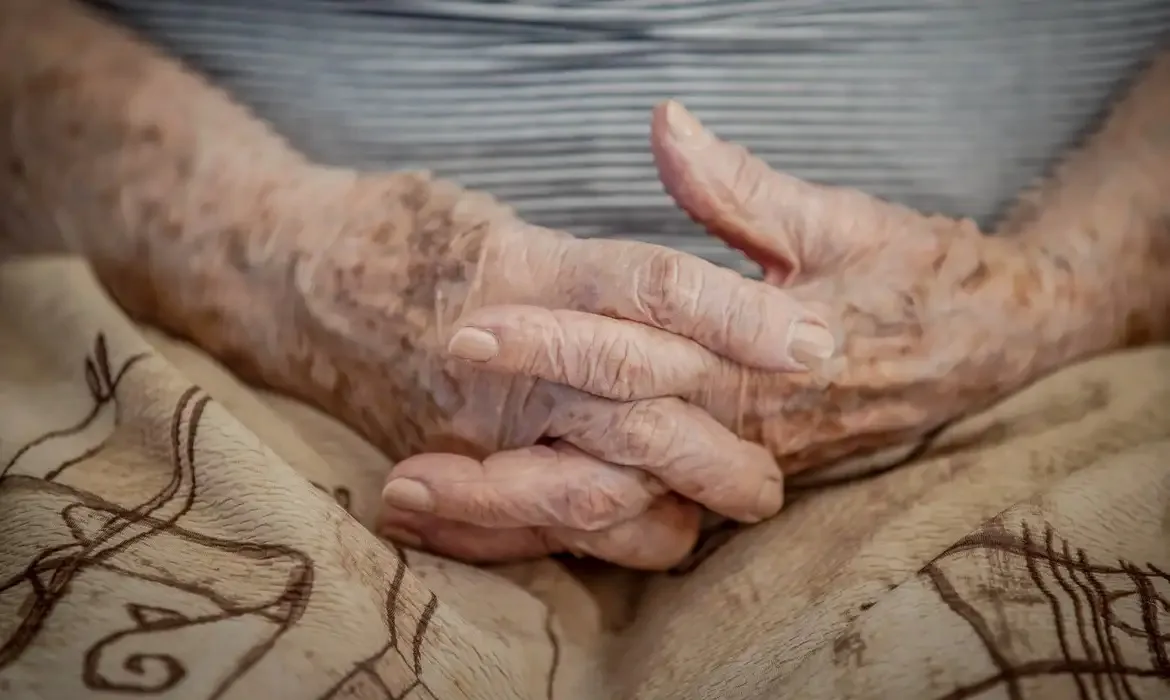 Risco de câncer diminui radicalmente após os 80 anos