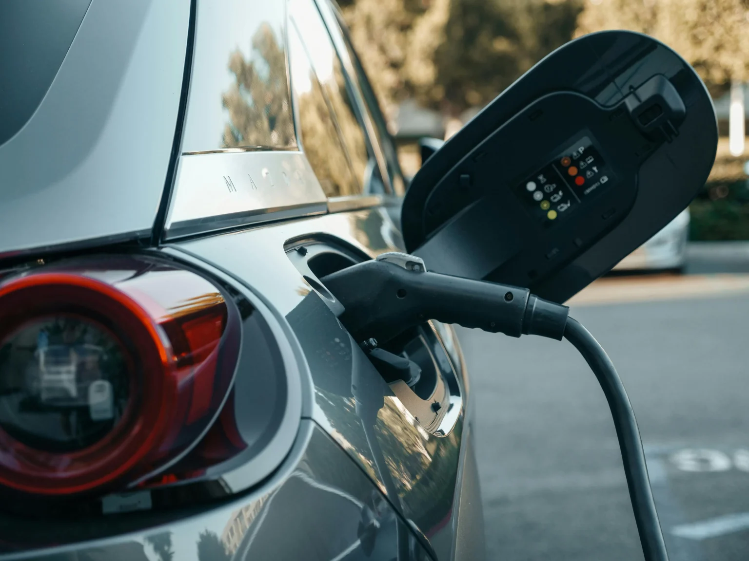 Venda de carros elétricos no Brasil cresce e ultrapassa 57 mil unidades em 2024