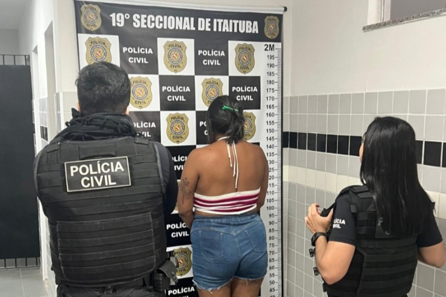 Mãe é presa por agredir filha com facão em Itaituba