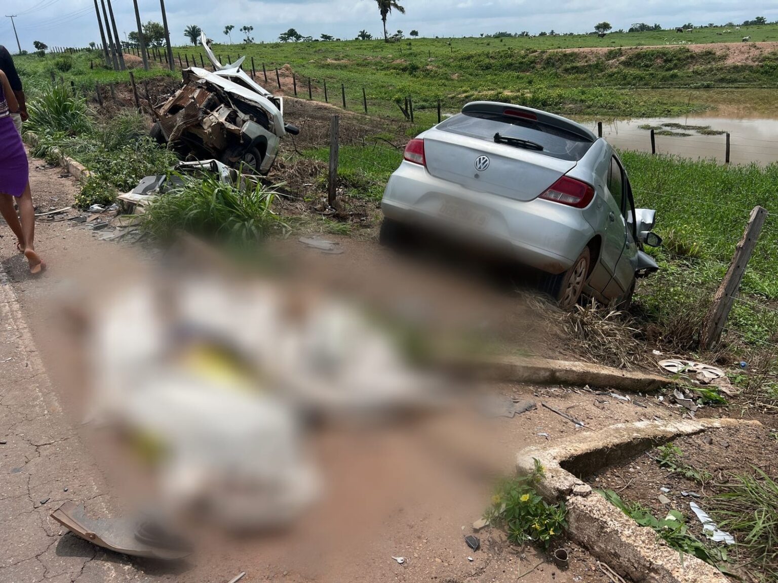 Colisão entre dois carros deixa duas pessoas mortas em São João do Araguaia
