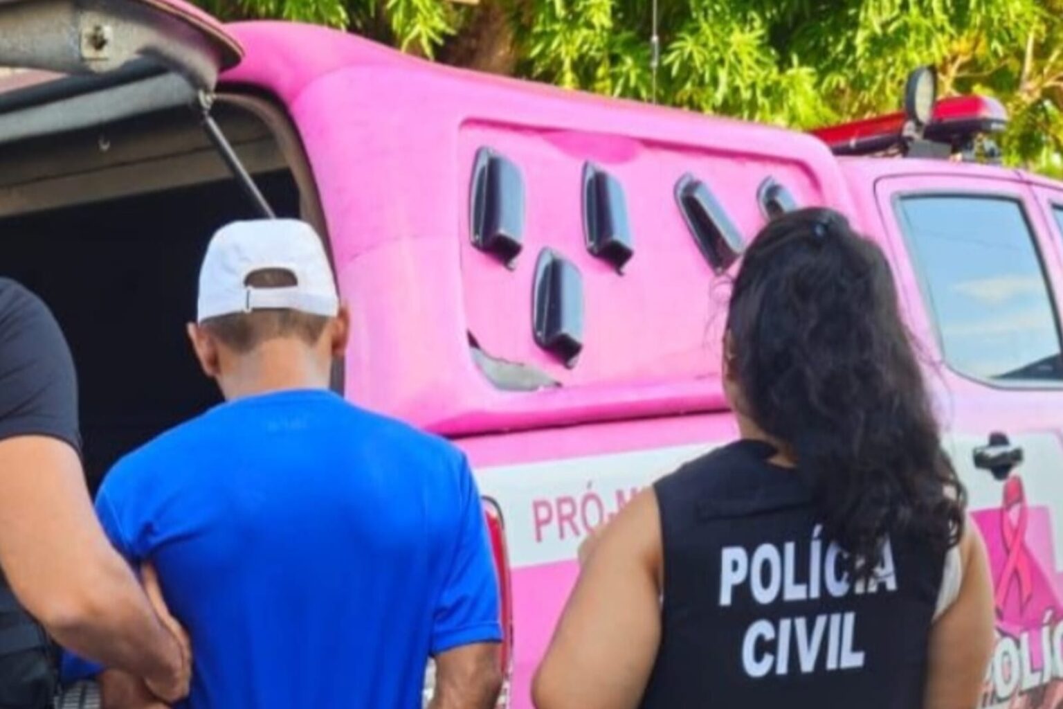 Homem agride mulher com socos no rosto no Pará