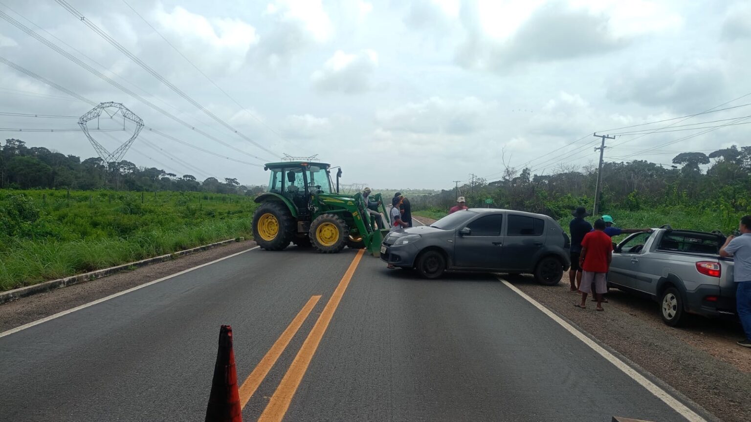 Indígenas bloqueiam BR-222 entre Marabá e Bom Jesus do Tocantins