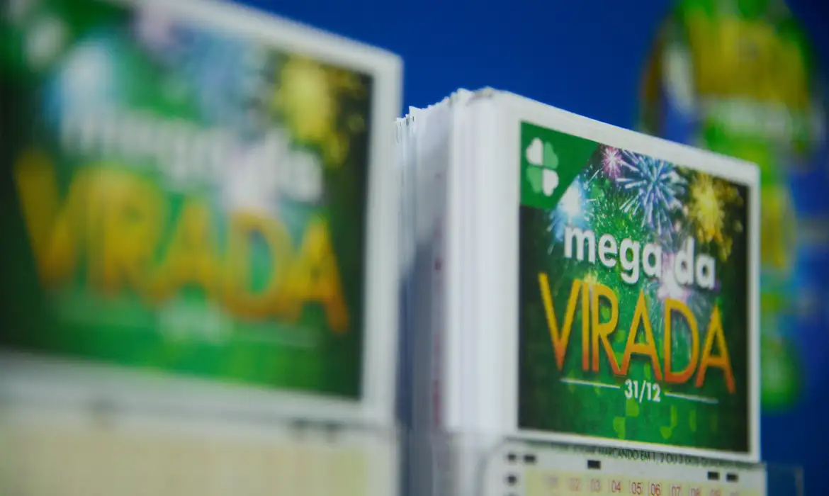 Mega da Virada 2024: oito apostas dividem prêmio de R$ 635,4 milhões