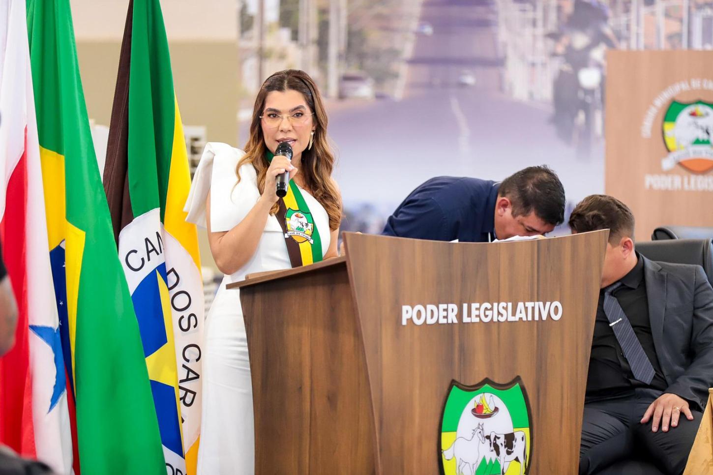 Prefeita de Canaã é reeleita vice-presidente da AMIG em chapa com prefeito de Itabira