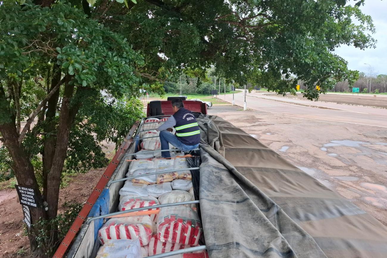 Fiscalização apreende 40 toneladas de farinha de trigo em Novo Progresso
