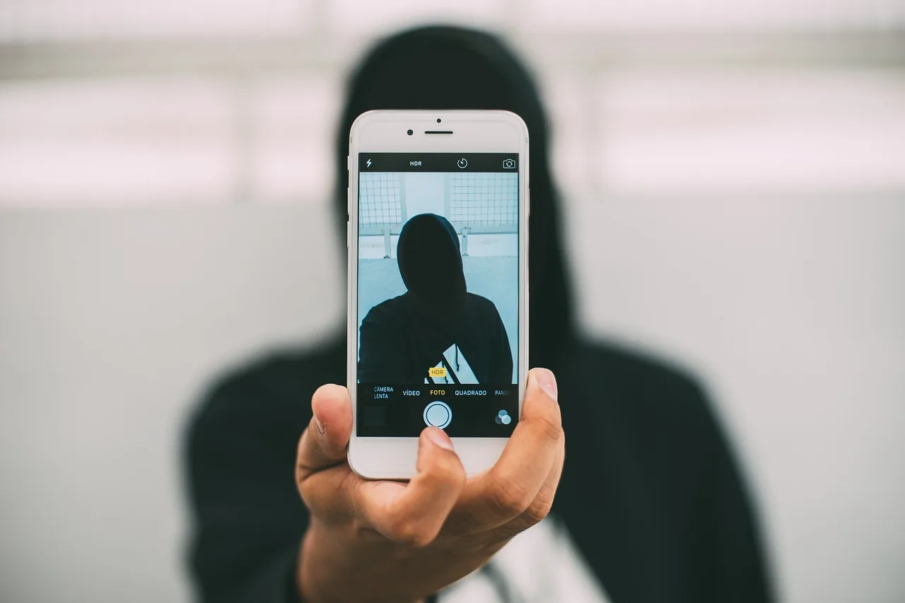Golpe da Selfie: Como proteger-se das fraudes bancárias